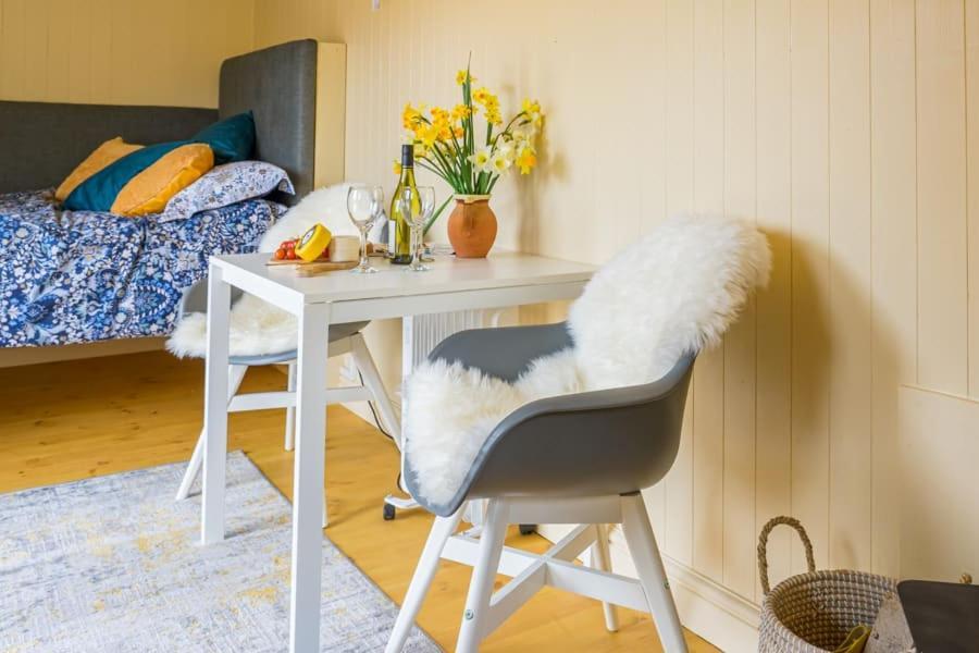 Villa The Baytree Shepherds Hut à Stonehouse  Extérieur photo